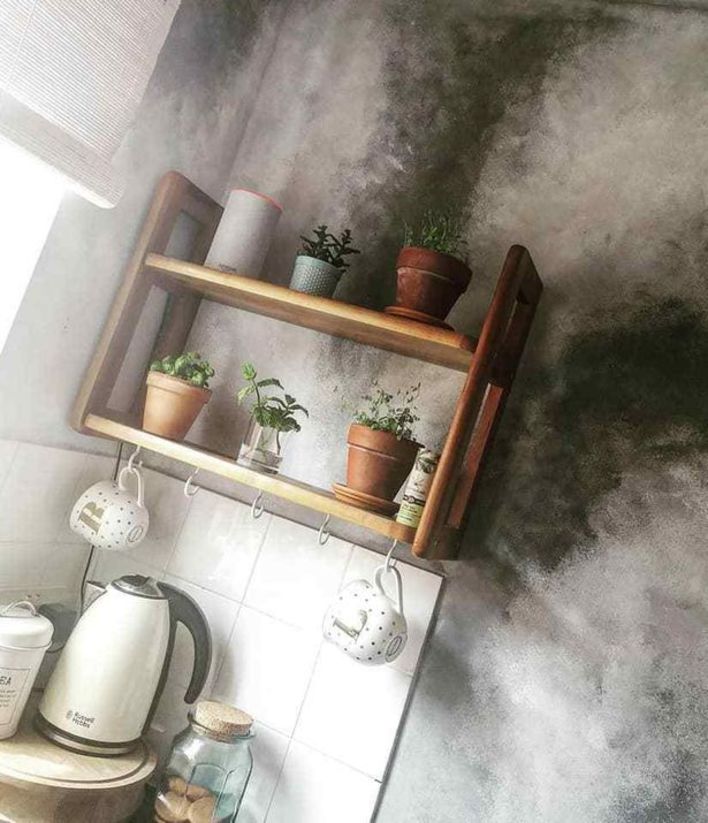 Бетонные стены в стиле лофт: сестра покрасила свою кухню обычной губкой (лайфхак)