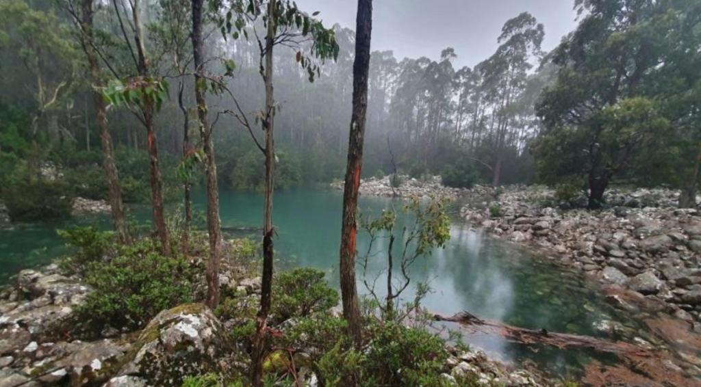 В Тасмании есть озеро, которое появляется внезапно   при особой погоде