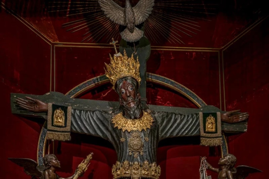 Древняя реликвия из итальянской церкви доказывает право на легенду и существование 1200 летнего чуда