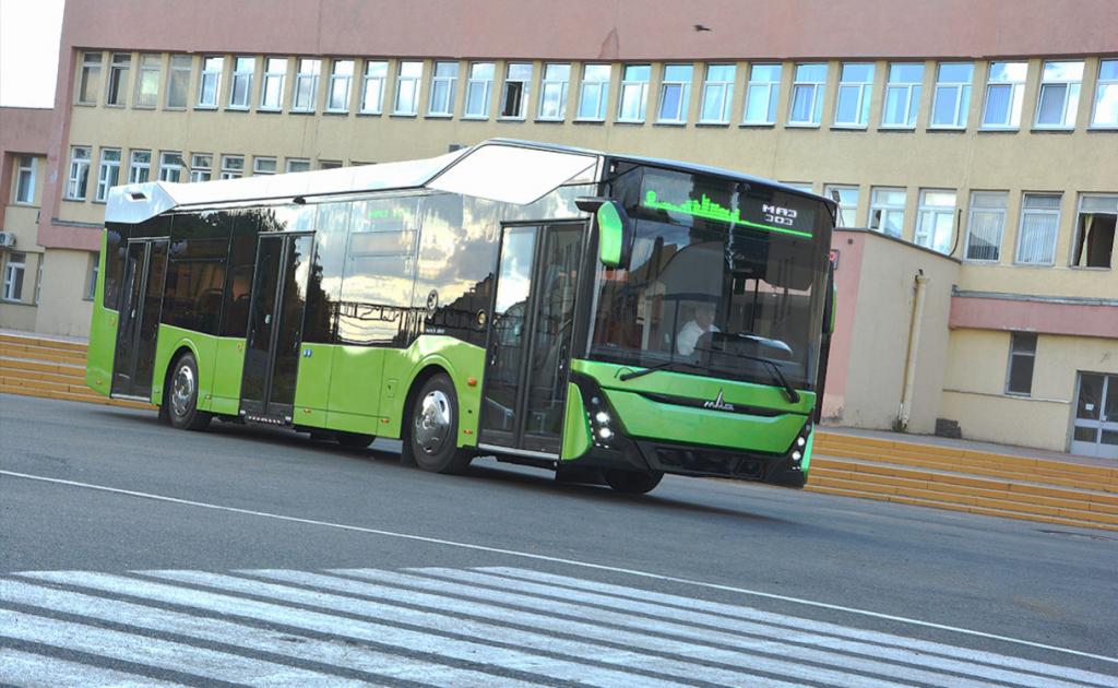 В Санкт Петербурге появился экоавтобус: общественный транспорт вмещает 96 пассажиров, имеет место для зарядки телефонов и необычный дизайн (фото)