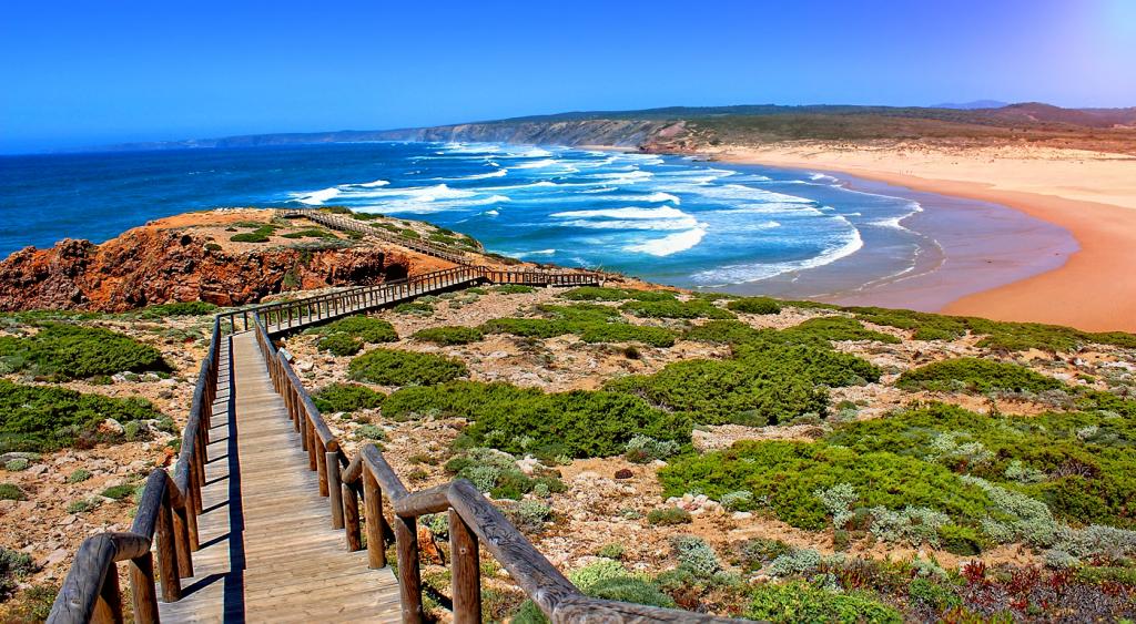 Португалия открывается для туристов летом 2020. Никакого карантина для прибывающих не предусмотрено