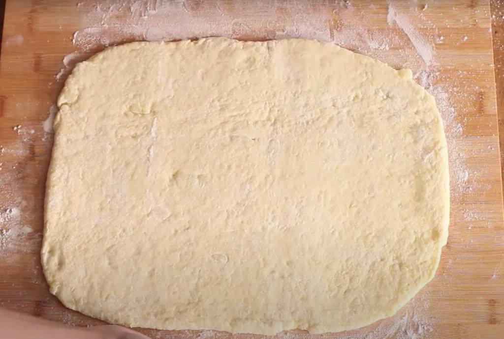 Картофельное тесто. Тесто с картошкой. Картофельное тесто внутри сыр. Тесто из картофеля для рыбалки.