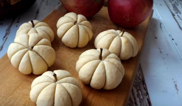 Свекровь показала, как делать печенье с яблочной начинкой «Тыковки». Технология простая, а получается очень эффектно