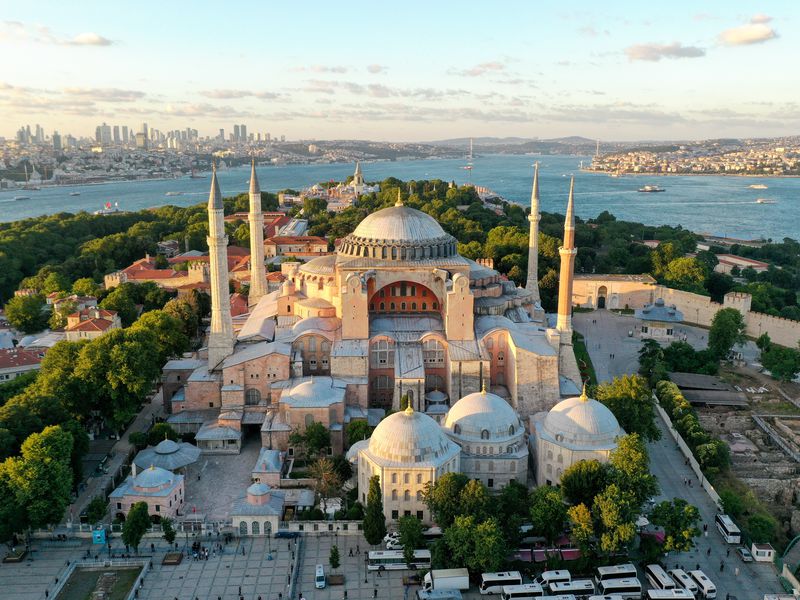 Туристы могут не беспокоиться: Собор Святой Софии в Стамбуле (Турция) будет доступен для посещений после перевода из музея в мечеть