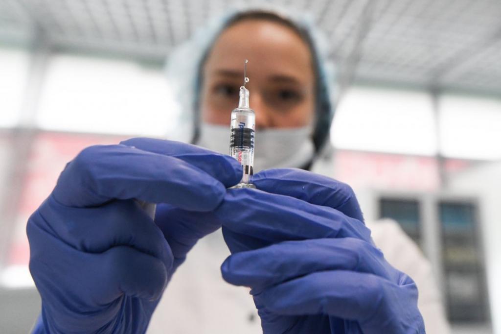 Стало известно, по сколько получат добровольцы, принявшие участие в испытании вакцины от COVID 19