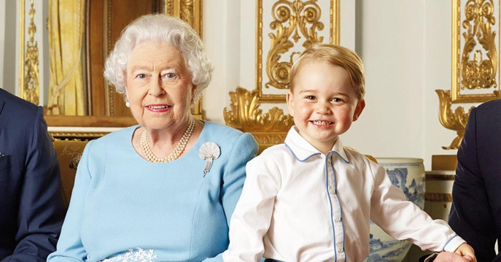 Королевские привилегии: принц Джордж знает, что, как старший наследник, он “отличается” от брата и сестры, а потому имеет больше возможностей проводить время с прабабушкой