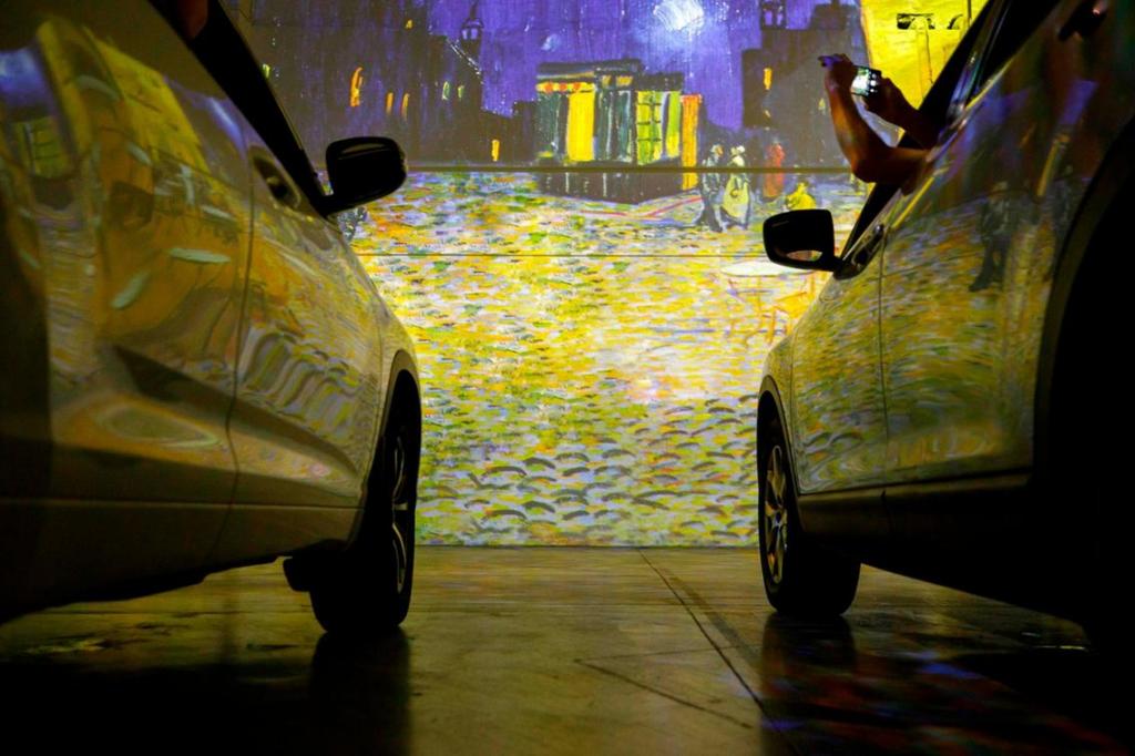 Ван Гог из окна автомобиля: в Канаде предложен новый вариант посещения потрясающей выставки импрессиониста