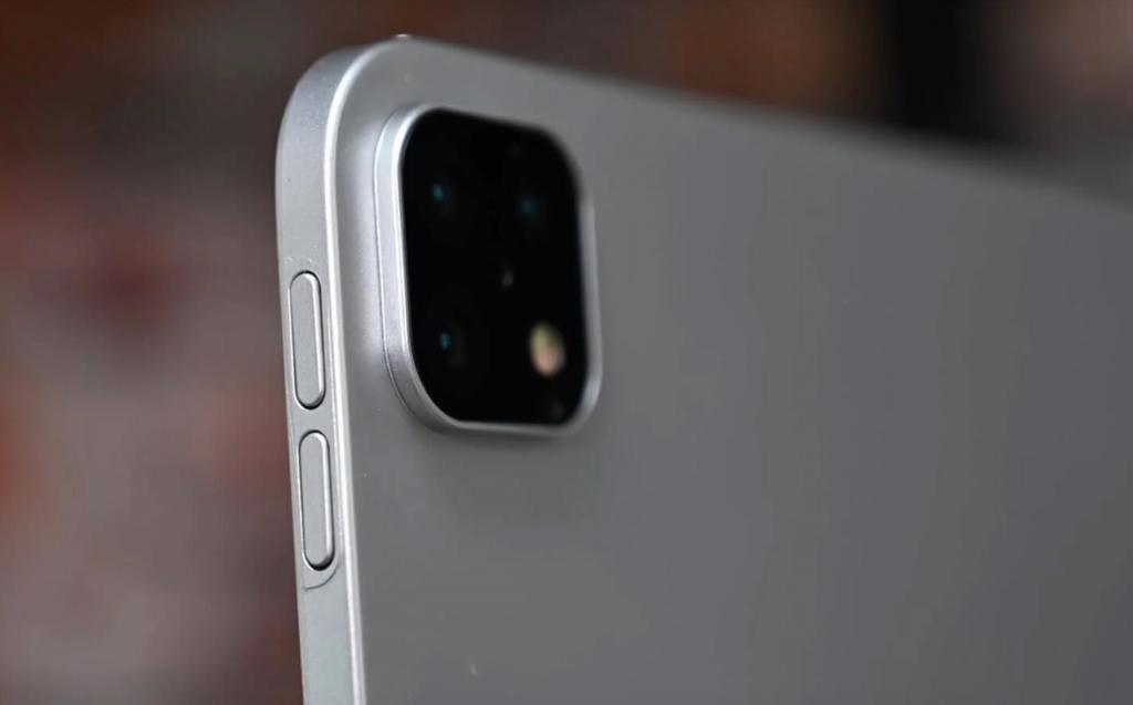 Возможно, Apple неприятно удивит   iPhone 12 будет без наушников и зарядки. Но упаковка станет тоньше
