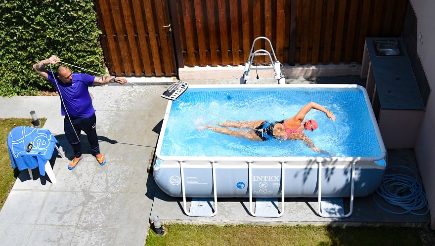 Из за карантина пловчихе пришлось тренироваться 100 дней в 2 метровом бассейне во дворе