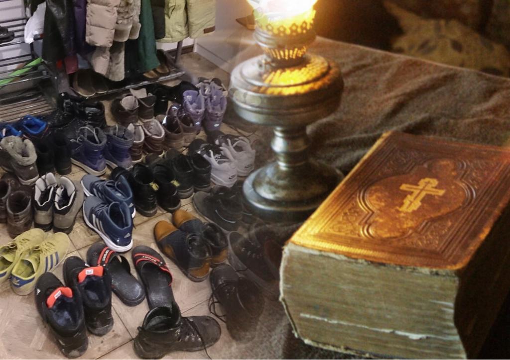 «Неконтролируемая» ситуация: как бороться с огромным количеством обуви в прихожей, и что говорит об этом Библия