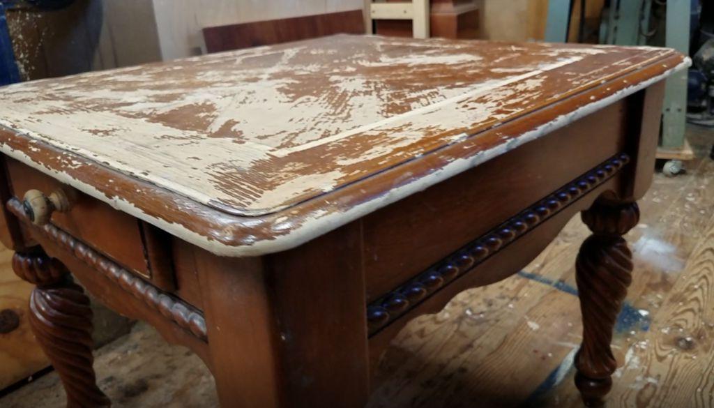 Преобразили пару старых столиков с помощью нескольких деревяшек и банки краски: показываю, что получилось