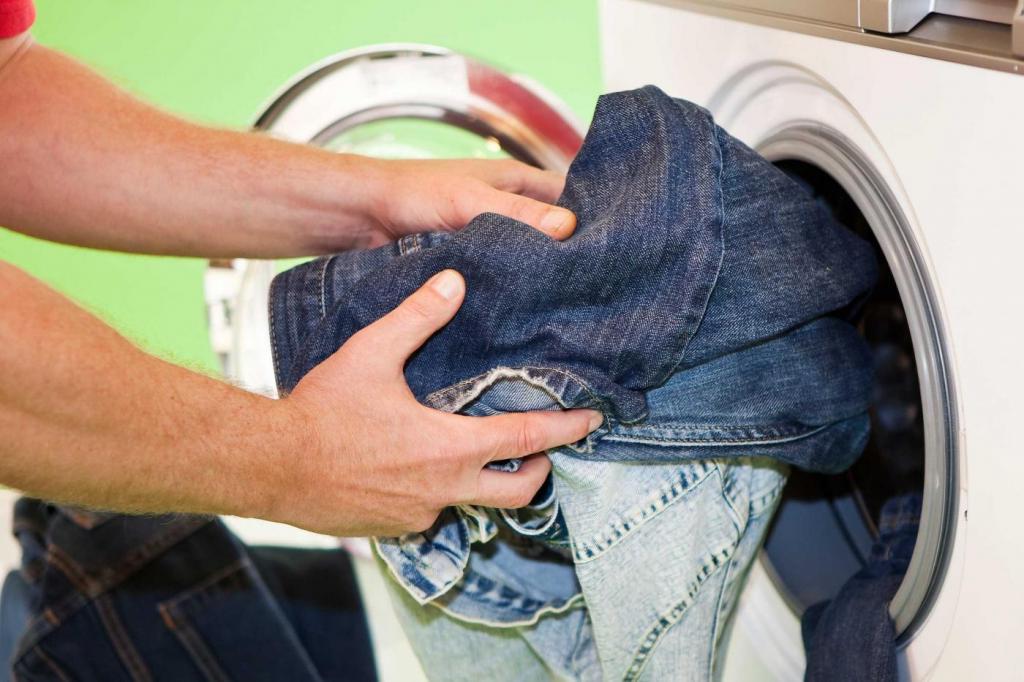 Как часто вам действительно нужно стирать белье, джинсы и свитера, по мнению экспертов