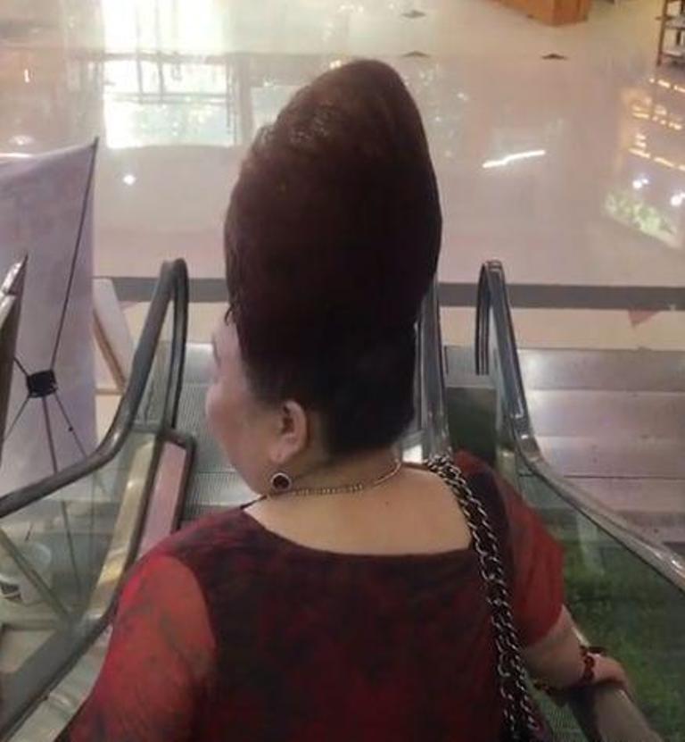 Хочу выглядеть величественно! : женщина сказала парикмахеру свое пожелание