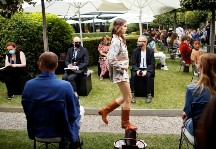 Будущее модных показов в эпоху коронавируса: открытые показы Etro и Dolce & Gabbana во время цифровой неделе моды в Милане