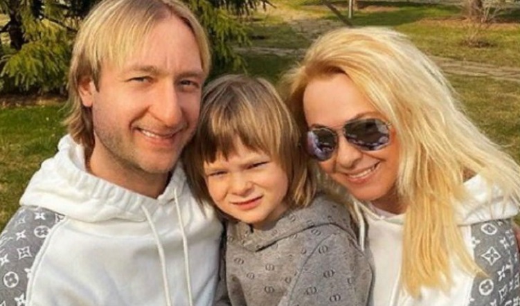 Сын Евгения Плющенко и Яны Рудковской активно занимается спортом: однако пользователи интернета не на шутку обеспокоены тренировками Саши, которые ему совсем не по душе