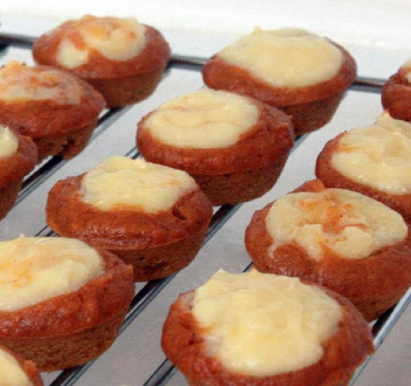 Ароматные тыквенные кексы с шапочкой из сливочного сыра: остановиться на одном просто невозможно