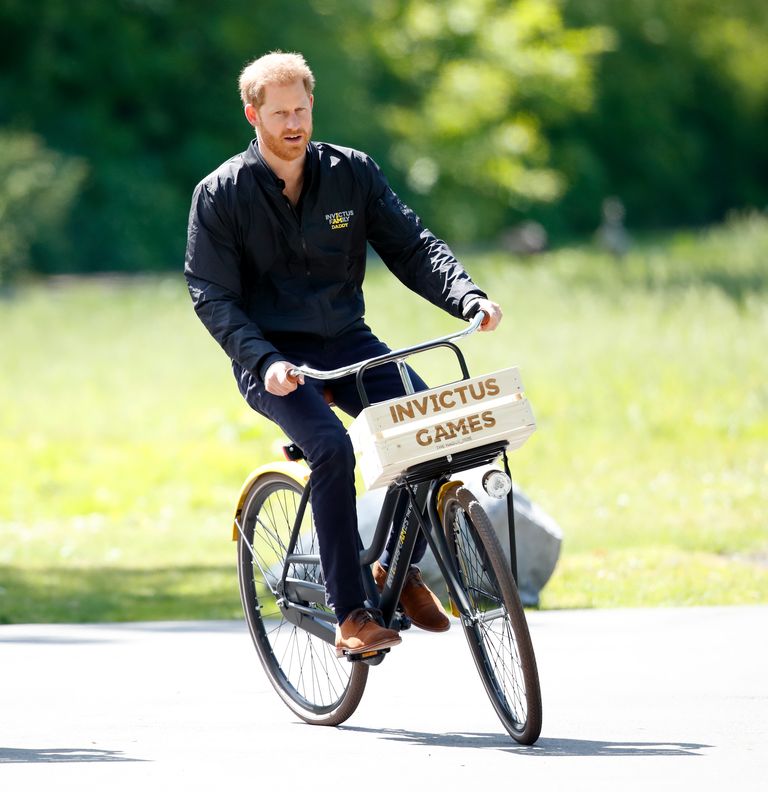 Кажется, Штаты предлагают Гарри больше свободы, чем королевство: принц был замечен в Малибу на велосипедной прогулке
