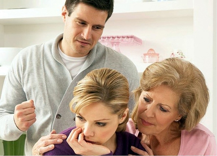  Нашей семьей управляет теща : как мужчинам заставить жену меньше прислушиваться к маме