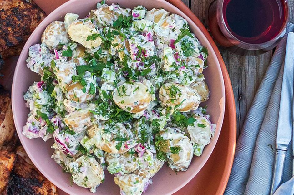 Картошечка хрустящая, салат с редиской и другие идеи, которые помогут сделать из картофеля вкусный ужин