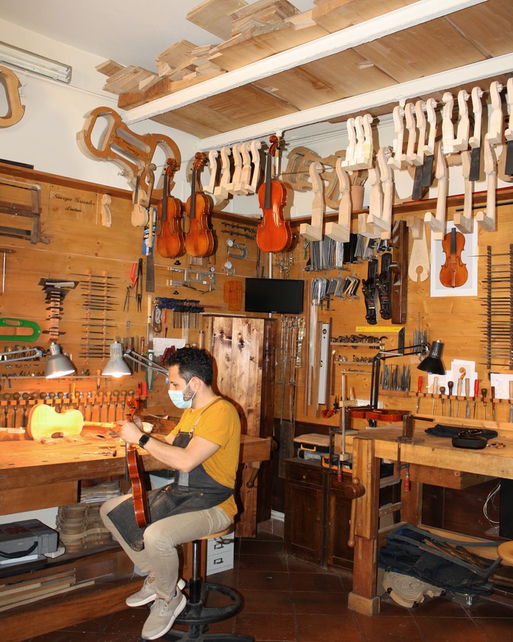 Как переживают последствия пандемии скрипичные мастера в Италии: старинное ремесло под угрозой