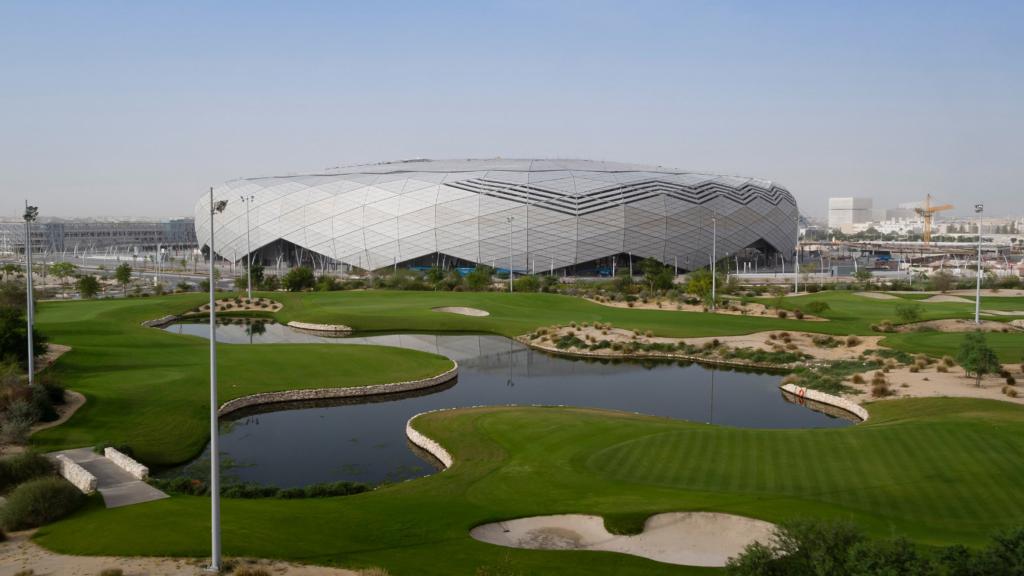 В Катаре завершено строительство стадиона «Алмаз в пустыне»
