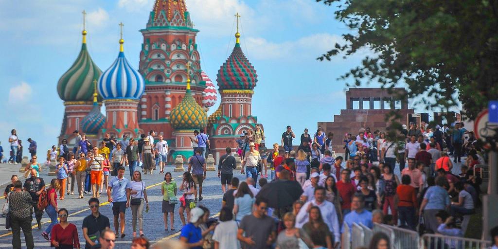 В Москву - дешево, в Геленджик - чуть дороже: стали известны самые дешевые направления для путешествий по России в августе
