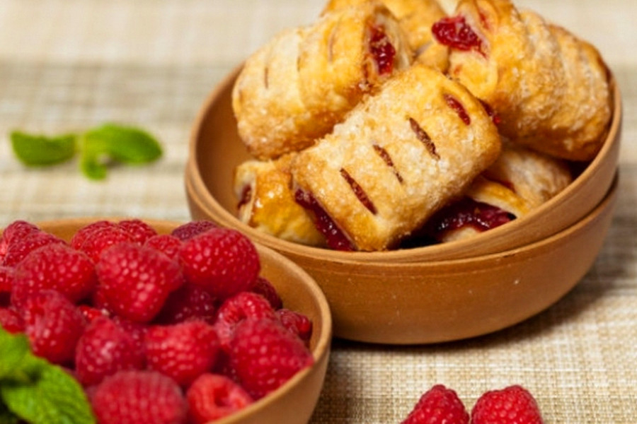 19 июля нас ждет ароматное торжество: День пирожков с малиновым вареньем