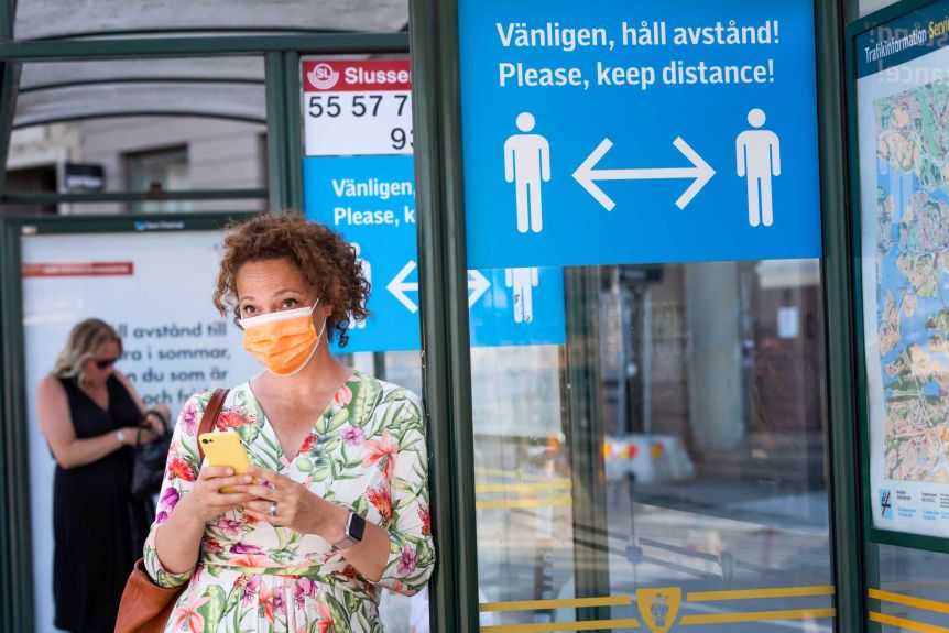Шведский эксперимент: стратегия коллективного иммунитета против коронавируса частично сработала, но другие страны не пошли по этому пути