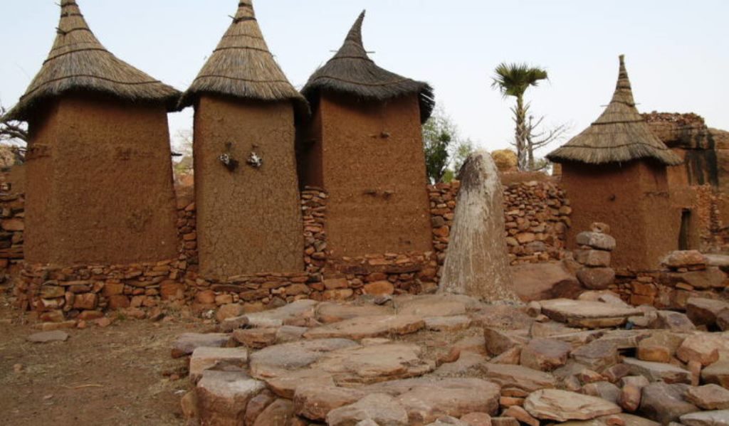 Мемориальные коллекции ЮНЕСКО скоро пополнятся: будет восстановлено пострадавшее во время конфликта традиционное поселение Бандиагара в Мали