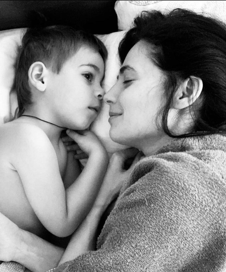 «Все время кудахчу»: актриса Юлия Снигирь рассказала о своем единственном сыне