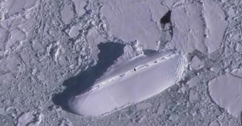 Загадочный ледяной «корабль» обнаружен на картах Google Earth вблизи Антарктиды  