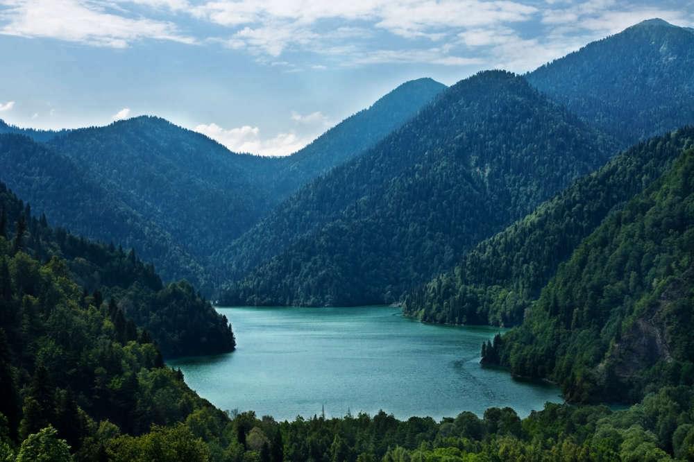 Абхазия идеальна для летнего отдыха: составили маршрут по самым живописным местам этой страны. Делюсь списком