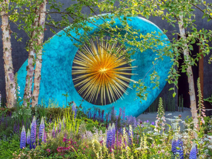 Полезная скульптура: установите солнечные часы в своем саду