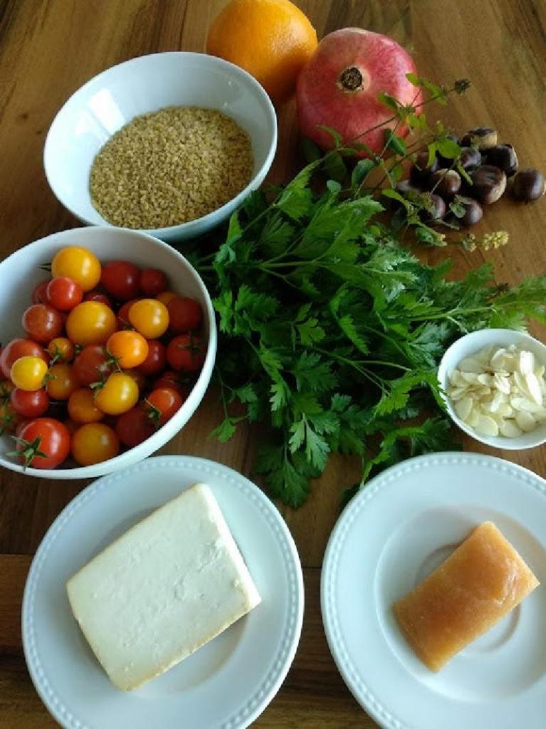 Сытный салат  Осенний : готовится из булгура, овощей и сыра