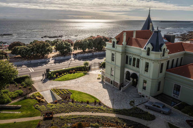 Отель Vila Foz, расположенный на берегу океана в Порту, открылся в прошлом году, и туристы рассказали о своем отдыхе