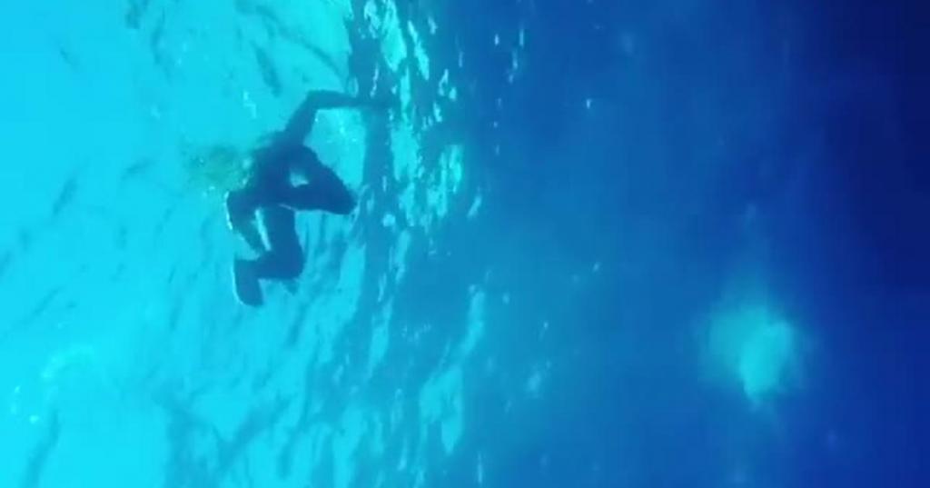 Криштиану Роналду отдыхает на яхте у берегов Италии и ныряет без акваланга на глубину 14 метров