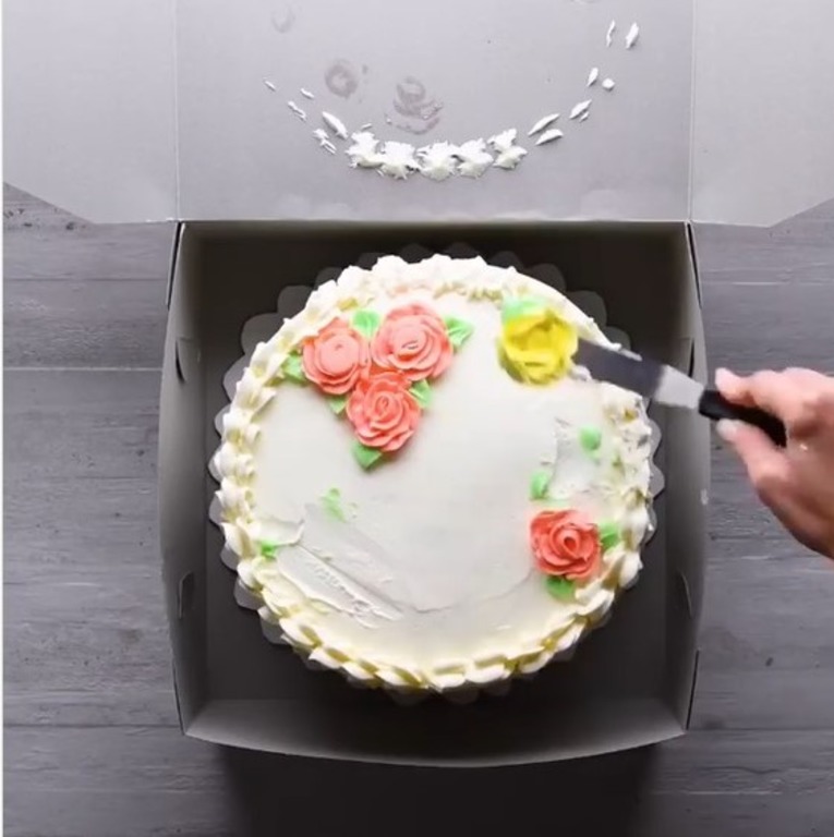 На свадьбу дочери торт сделала сама — из трех покупных: гости до сих пор его вспоминают и 