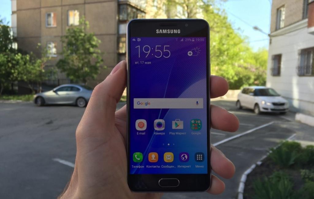 Honor сбавил гонор: среди смартфонов Samsung впервые за долгое время стал самым продаваемым в России