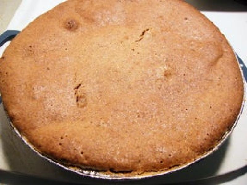 Ягодная начинка и ароматное тесто: рецепт вкусного пирога с черешней и орехами
