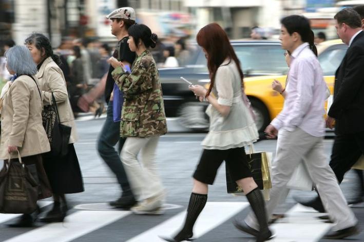 Японский город, в котором запрещено ходить со смартфонами, так как это опасно: Ямато