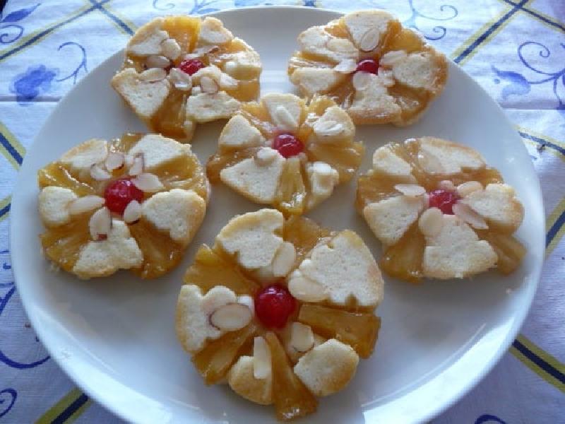 Ароматное печенье  ананасик : из консервированного плода и теста готовлю очень вкусное лакомство