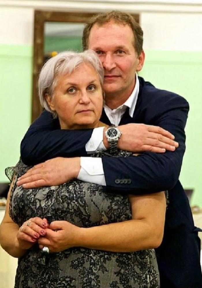 Была подругой детства - стала верной и единственной женой. Как выглядит супруга Федора Добронравова, с которой они живут душа в душу уже 40 лет