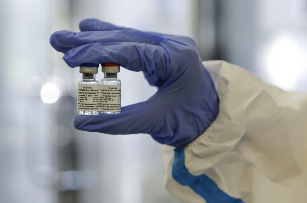 Согласны на прививку только 24,5 %: врачи не доверяют российской вакцине от коронавируса