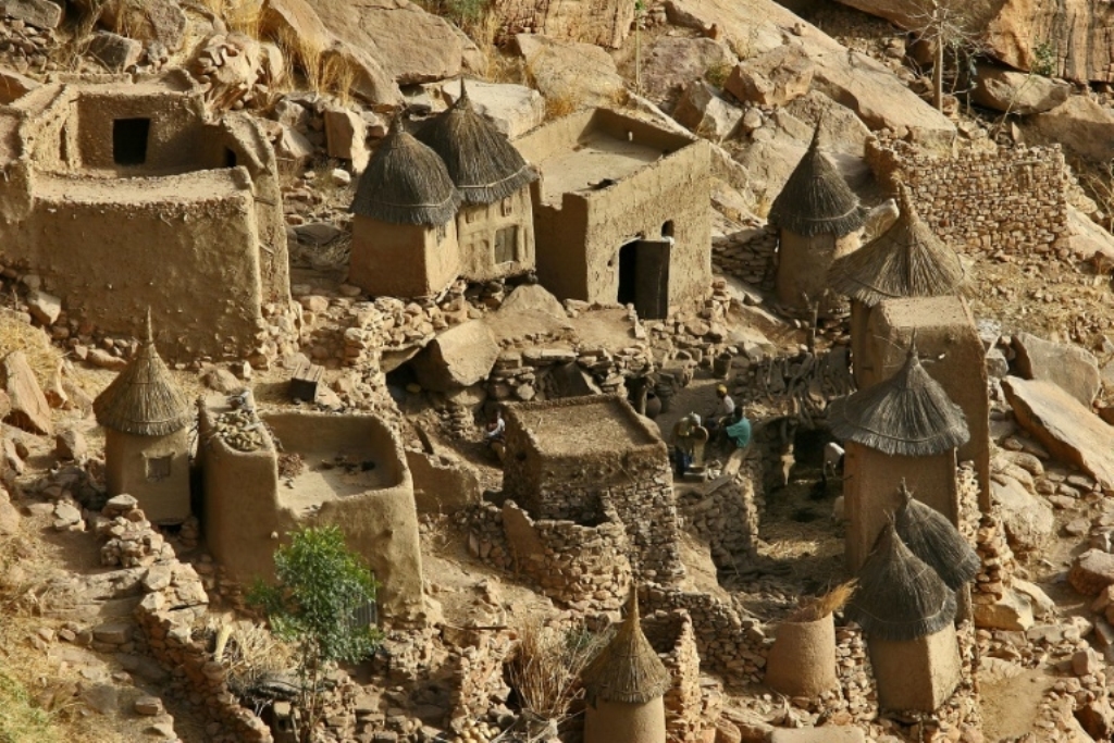 Мемориальные коллекции ЮНЕСКО скоро пополнятся: будет восстановлено пострадавшее во время конфликта традиционное поселение Бандиагара в Мали