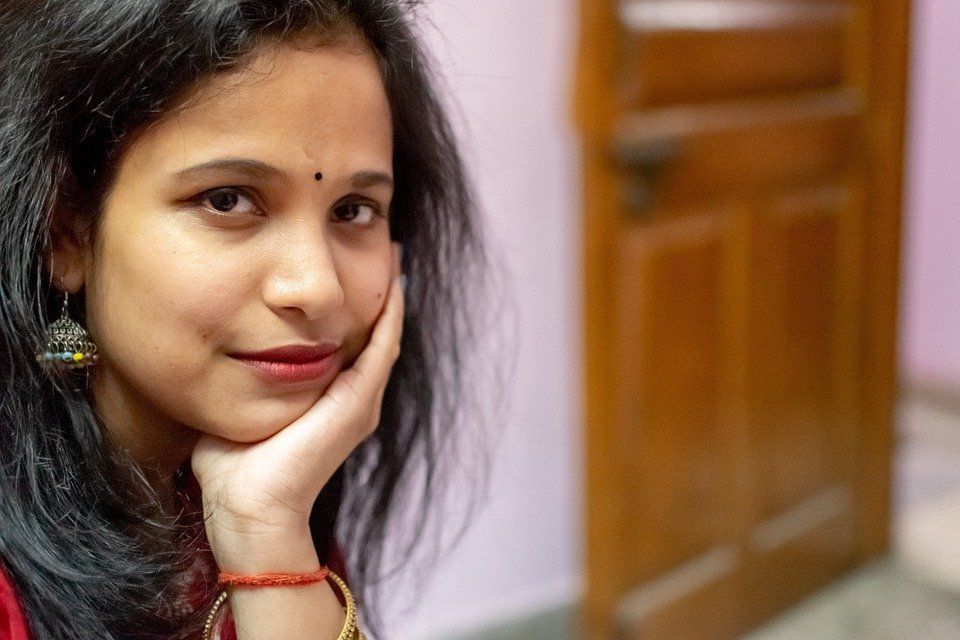 Как ухаживают за волосами индийские женщины и почему их волосы такие красивые и густые: сок алоэ, масло кокоса и не только
