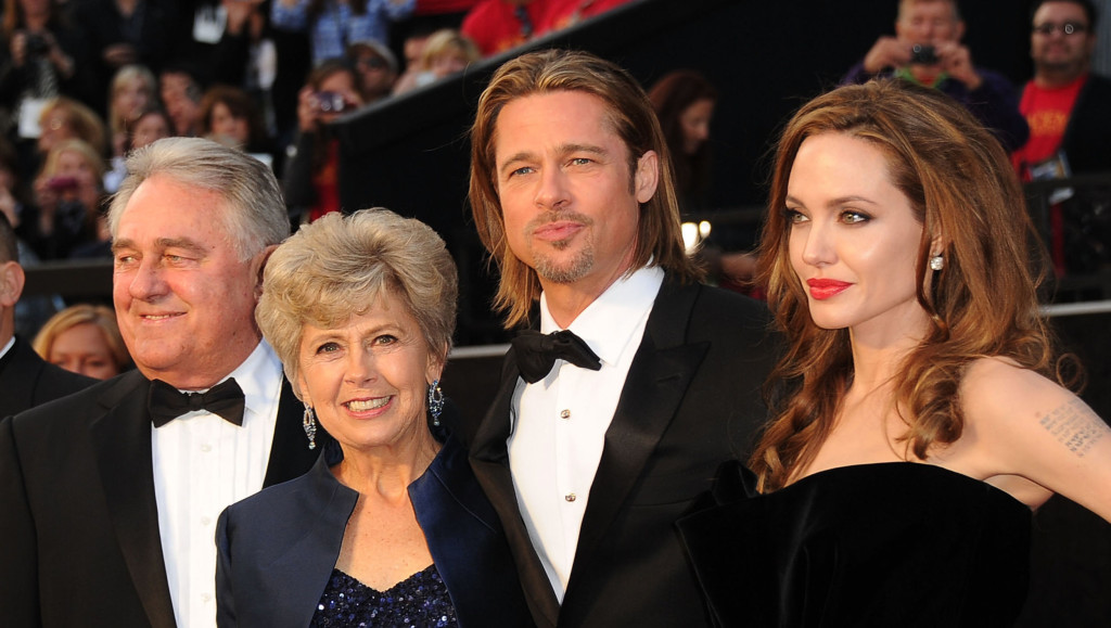 Из-за разногласий Анджелины Джоли и матери Брэда Питта их дети 4 года не видели бабушку с дедушкой