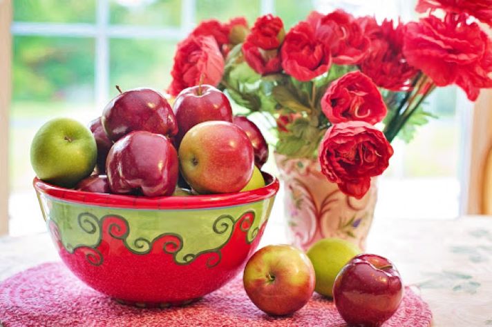 На Яблочный Спас куплю 13 яблок, освящу в церкви и раздам нищим: мама рассказала обряд на богатство, проверенный годами