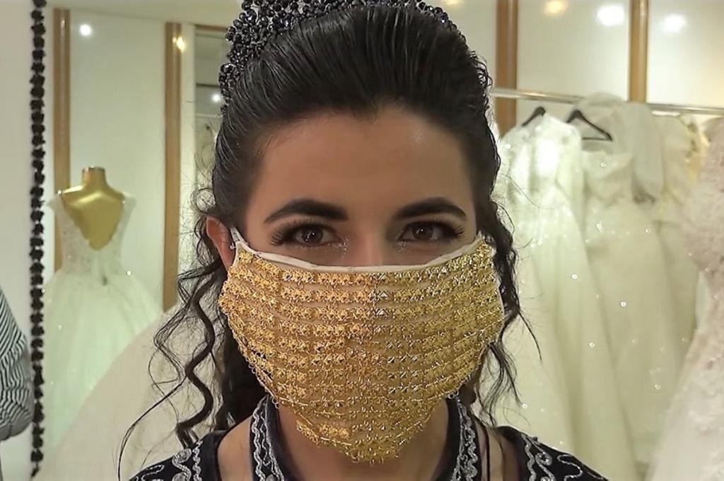 Турецкие невесты выходят замуж в масках за 10 000 $, они сделаны из чистого золота