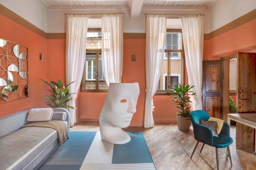 Владельцы 1-комнатной квартиры обратились к дизайнерам, чтобы отремонтировать их жилье в самом центре Рима. Что получилось: фото