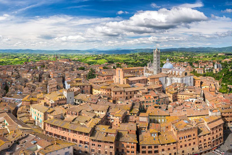 Сиена - небольшой городок Тосканы, в котором много интересного: родной дом святой Екатерины Сиенской и другие места